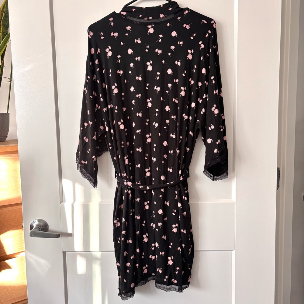 Victoria’s Secret Robe - Picture 2 of 9